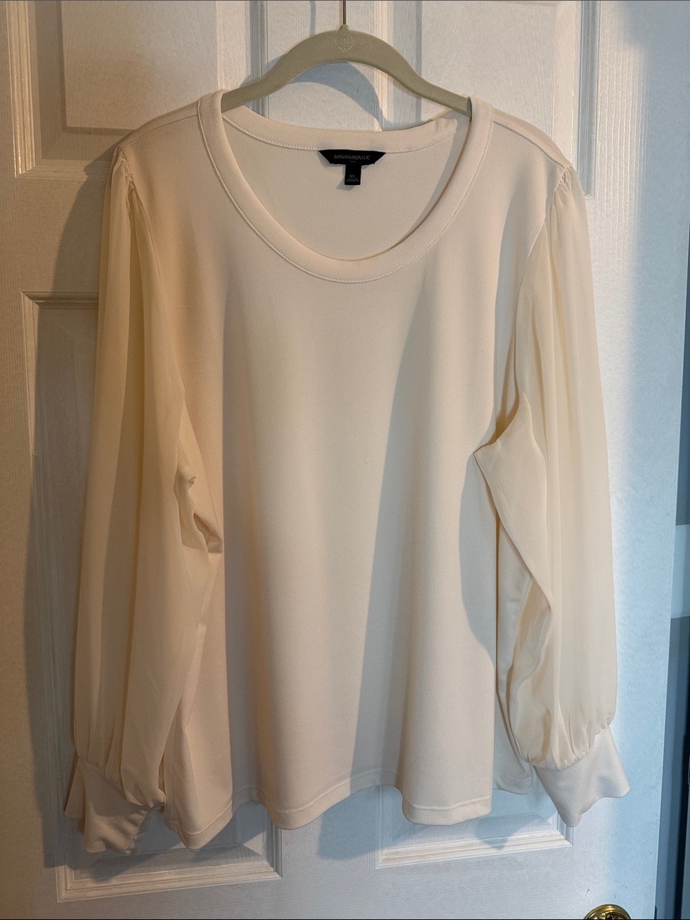 Banana Republic Ivory Long-Sleeve Chiffon Sleeve Top - XL